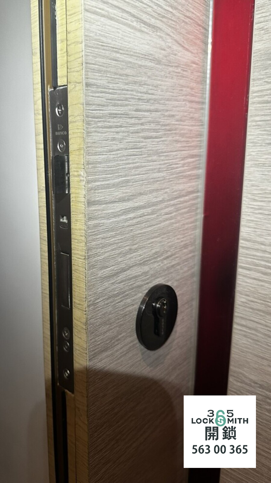 緊急開鎖 , 開鎖, 開鎖佬, 鎖匠