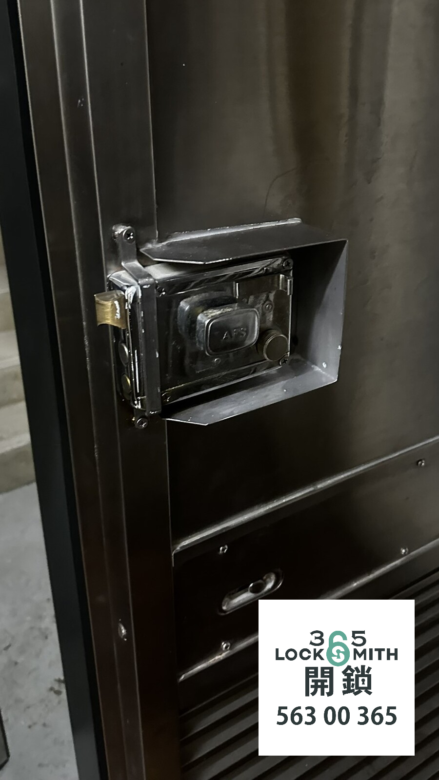 緊急開鎖 , 開鎖, 開鎖佬, 鎖匠